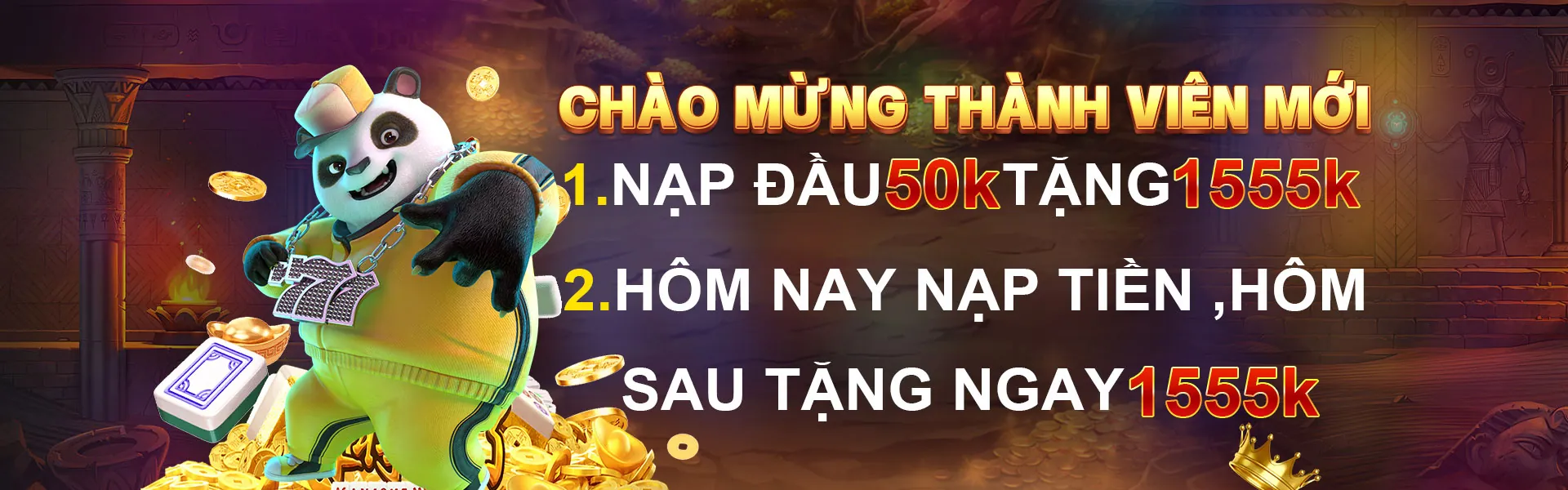 Người chơi đang chơi game bắn cá và theo dõi trận đá gà trực tuyến
